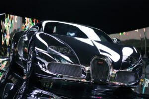 Une voiture Bugatti