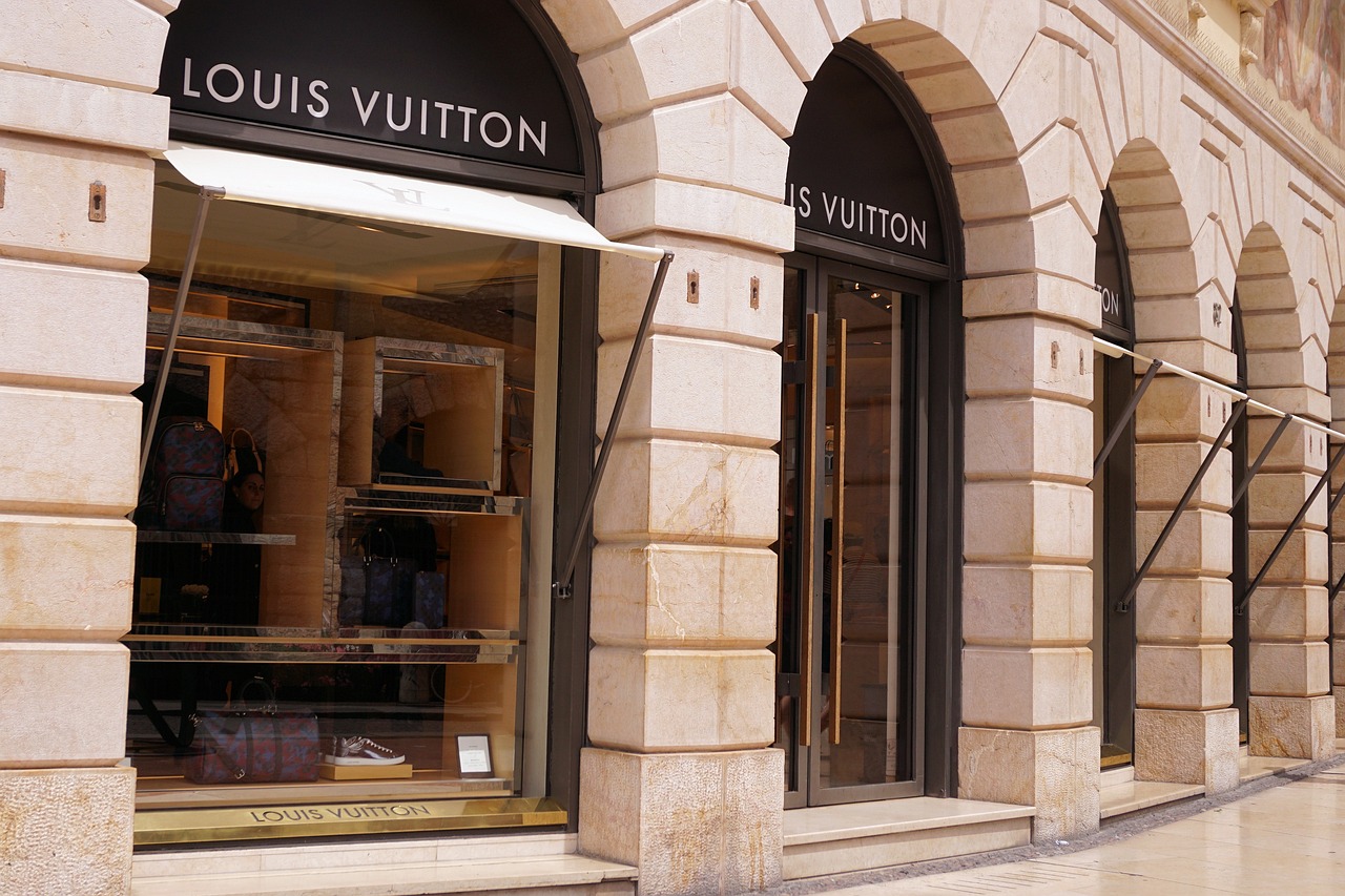 Un magasin Louis Vuitton